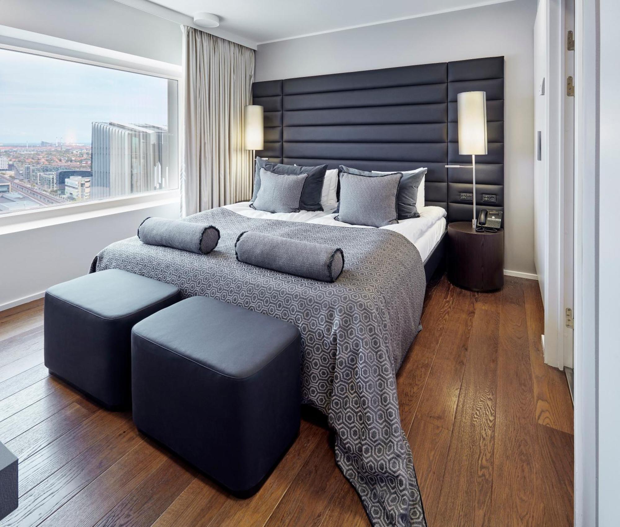 One-Bedroom Suite City View